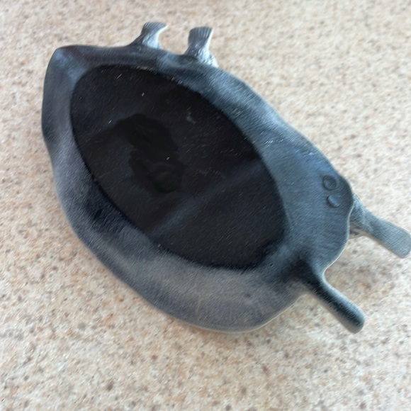 WHITE BIRDS ON LEAF TRINKET DISH TRAY 
3 birds detailed leaf white paint metal - Picture 6 of 6